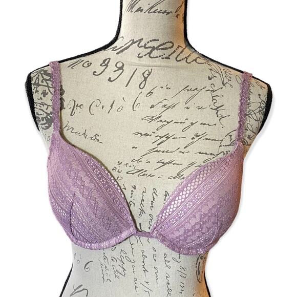 Victoria’s Secret Lace Purple Push Up Bra Size 32D - Picture 1 of 2